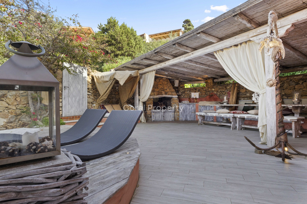 Yacht Terrace